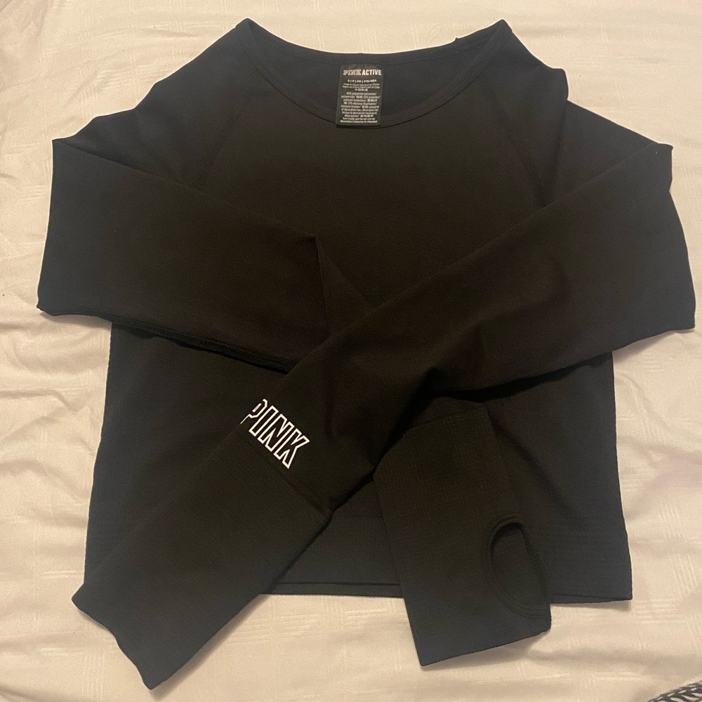 PINK VICTORIA'S SECRET black cropped active top